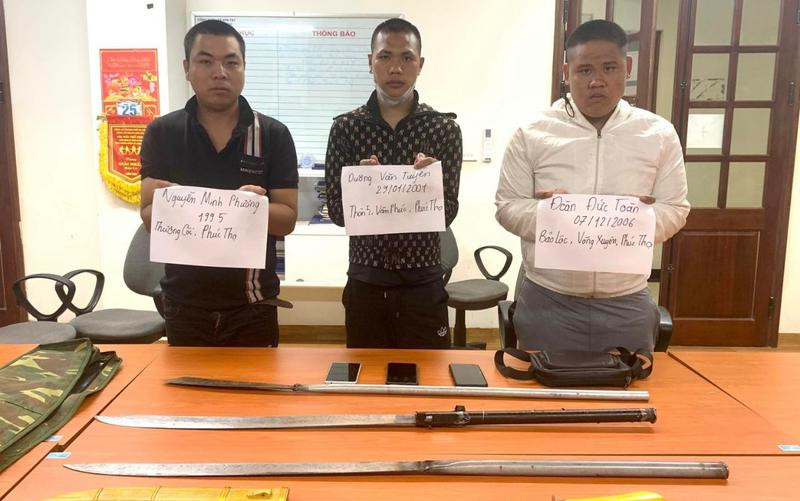 Liên tiếp bắt giữ nhiều đối tượng náo loạn đường phố: ngang nhiên dùng h.ung khí kéo lê trên đường - Hình 1