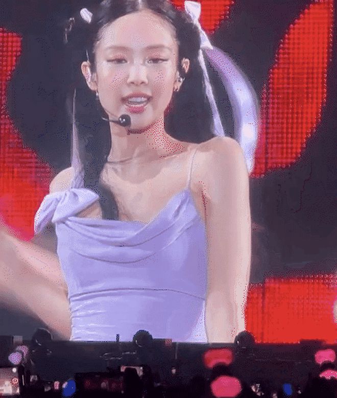 Báo quốc tế rần rần vì màn thăng hạng nhan sắc hậu giảm cân của Jennie (BLACKPINK) ở siêu concert Việt Nam - Hình 5