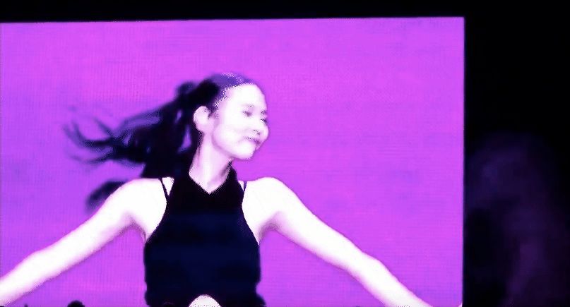 Báo quốc tế rần rần vì màn thăng hạng nhan sắc hậu giảm cân của Jennie (BLACKPINK) ở siêu concert Việt Nam - Hình 7