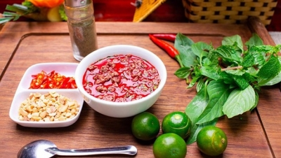 Người đàn ông bị điếc đột ngột sau khi cùng bạn bè ăn món khoái khẩu, chuyên gia lên tiếng cảnh báo! - Hình 2