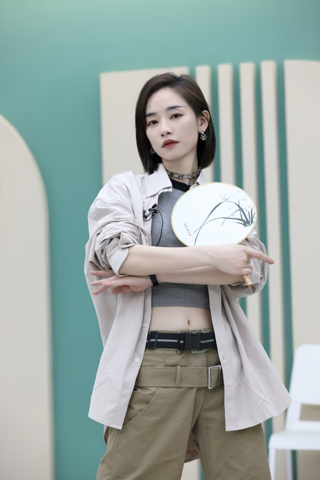 Tỷ tỷ đạp gió: Chi Pu cố tình sao chép phong cách Lưu Nhã Sắt, tiếc nuối vì vuột mất 1 đặc quyền - Hình 7
