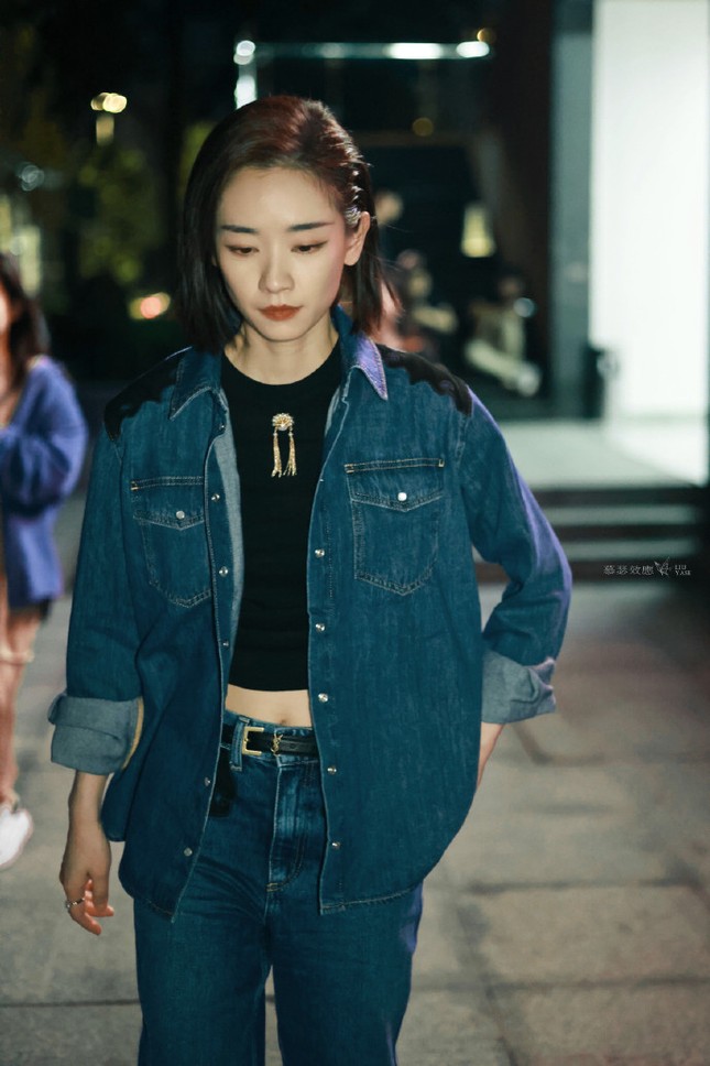 Tỷ Tỷ Đạp Gió Rẽ Sóng: Chi Pu bị đối thủ hại đau, Lưu Nhã Sắt suy sụp khi nhìn thấy 1 vật - Hình 4