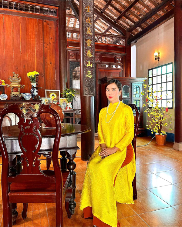 Bella Mai: Á hậu hẹn hò chồng cũ Nhật Kim Anh, bị nghi giả bệnh để giấu chuyện sinh con cho đại gia - Hình 2