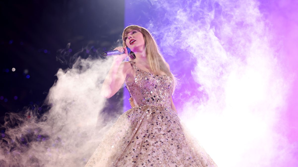 Taylor Swift tiếp tục cho Blackpink hít khói, bị khui chuyện từng làm bẽ mặt Lisa ở sự kiện - Hình 2