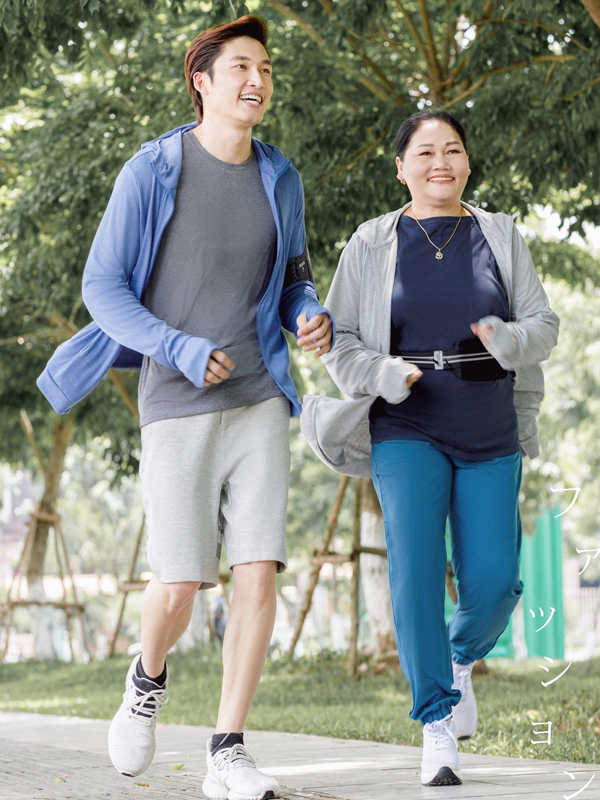 Mẹ ruột trẻ đẹp của Đình Tú: Chồng mất sớm, cả đời chỉ chăm lo cho con - Hình 5