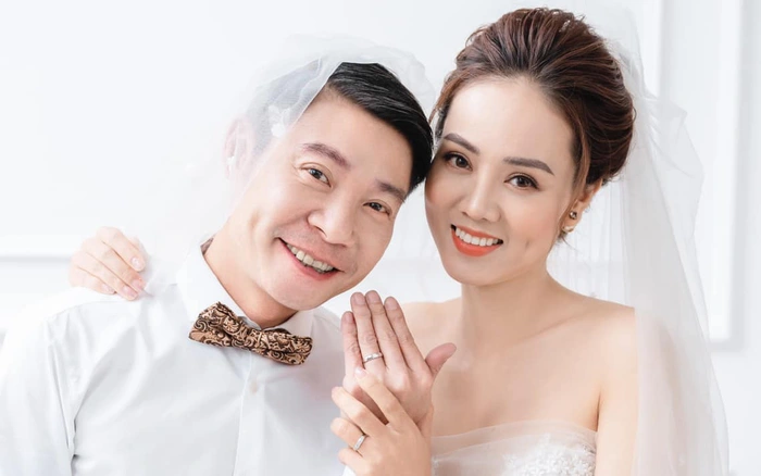 Bà xã Công Lý đăng tải dòng trạng thái bí ẩn, nghệ sĩ, cư dân mạng liên tục an ủi, chuyện gì đây? - Hình 3