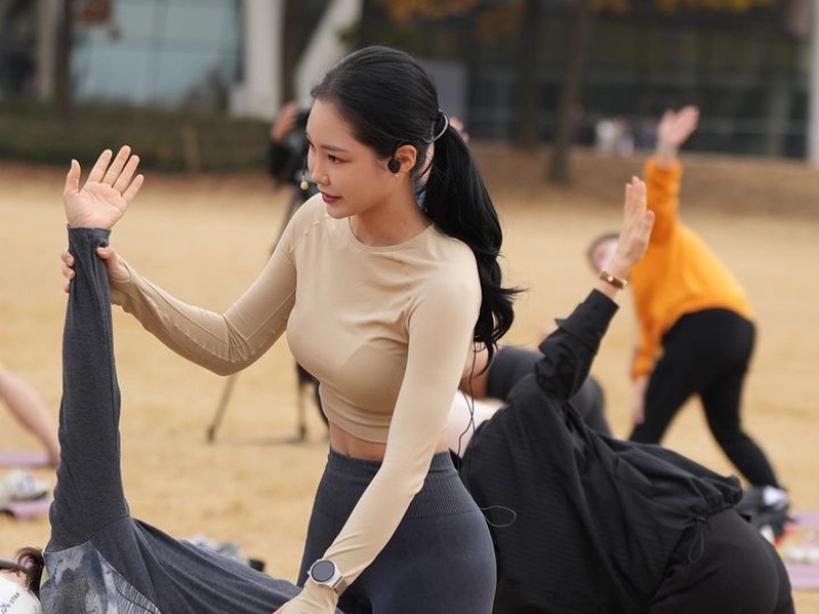Gu mặc đơn giản nhưng đẹp tuyệt đối của nữ HLV yoga người Hàn Quốc ở Đà Nẵng - Hình 18
