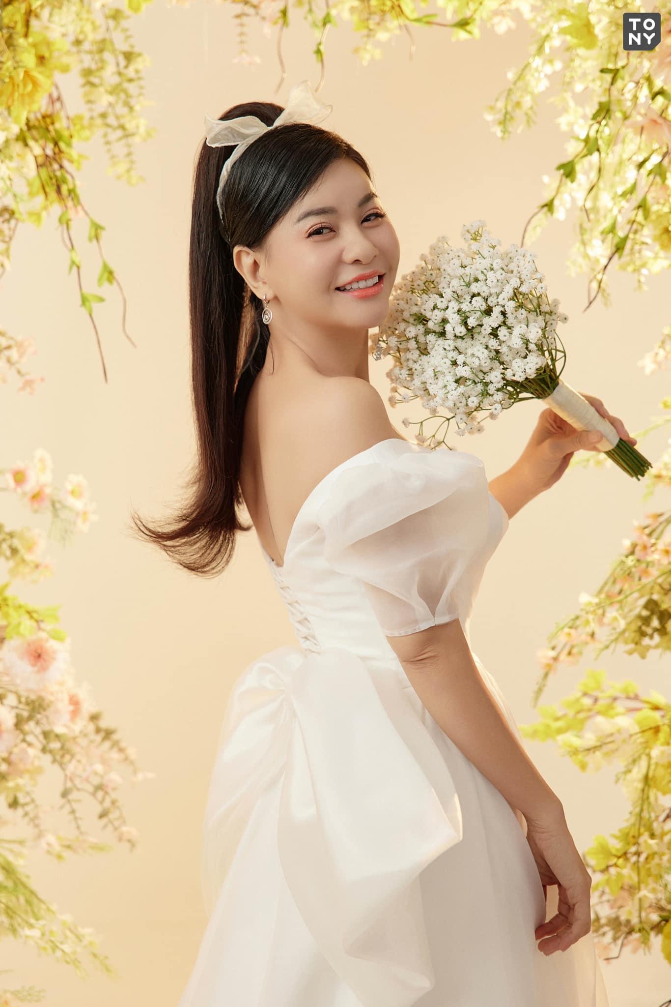 Cát Phượng đáp trả CĐM khi bị chế giễu già mà còn ham cưới, tổn thương trước loạt tin nhắn ác ý - Hình 8