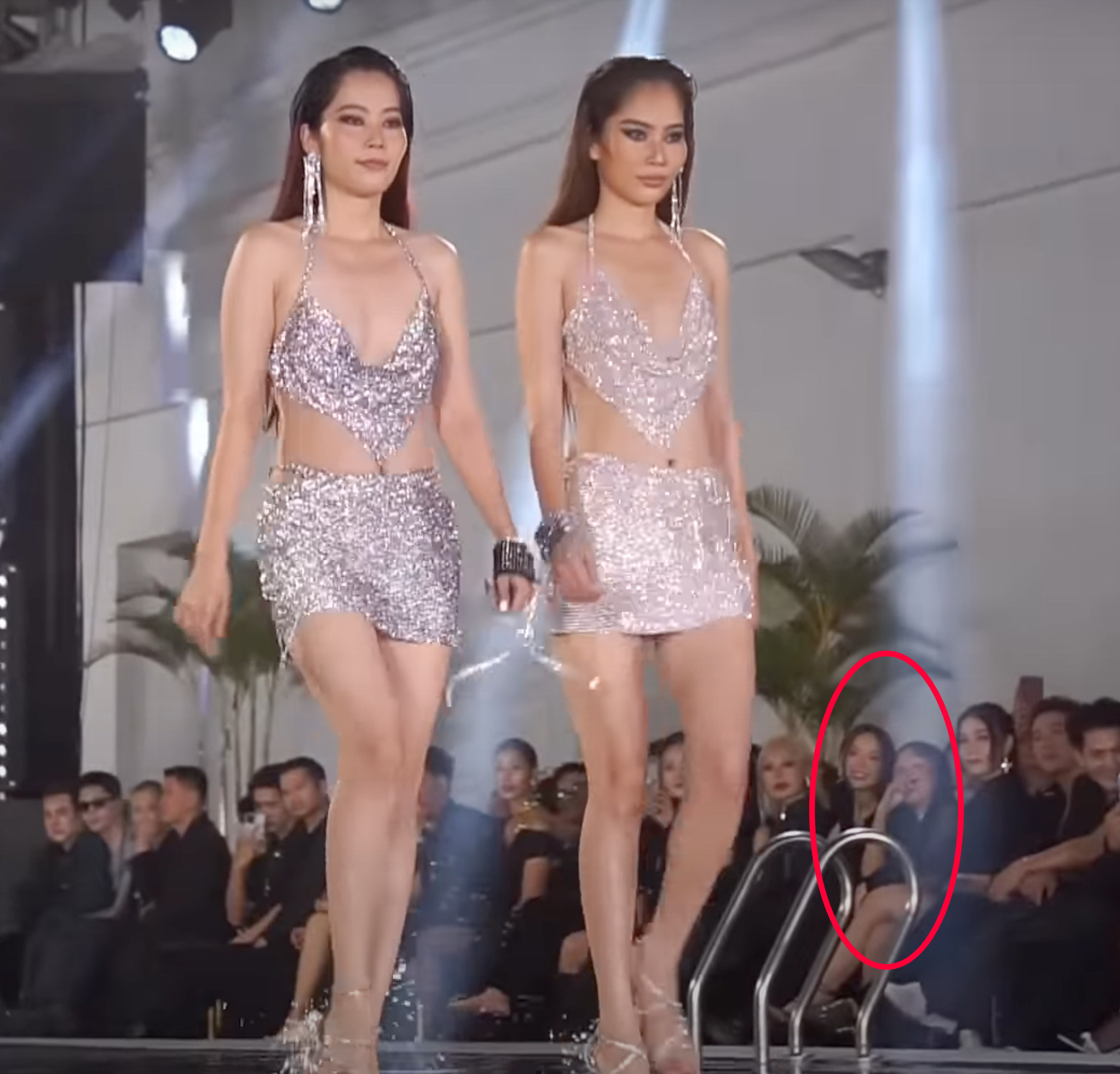 Nhã Phương oan gia ngõ hẹp đụng mặt Nam Em, chễm chệ xem tình cũ ông xã catwalk, CĐM soi rõ thái độ - Hình 7