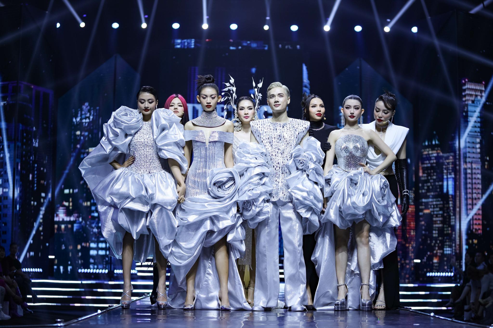 Vũ Thu Phương bức xúc, mếu khóc khi team trượt quán quân, kết quả bị lộ ban tổ chức vội phân bua - Hình 1