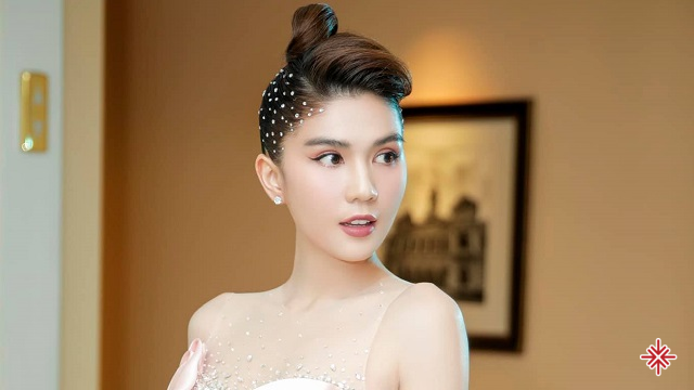 Ngọc Trinh xuất hiện với vẻ ngoài lạ mắt, fan soi ra điểm khác thường trên cơ thể - Hình 5