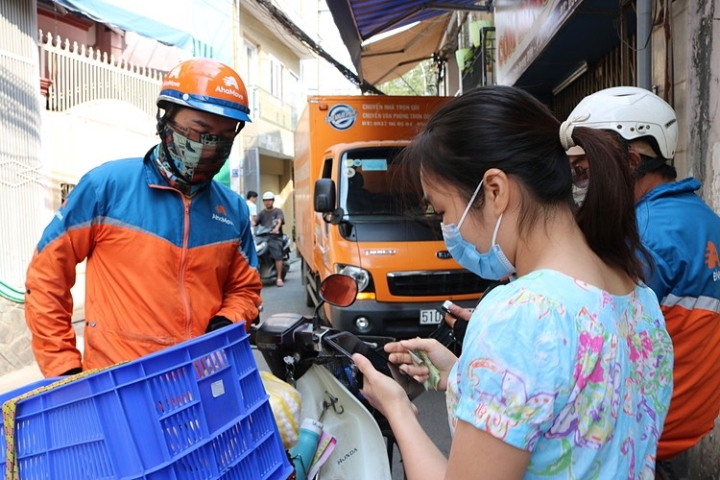 Shipper tá hỏa vì danh tính thật của những đơn hàng bị che tên, CĐM lo lắng cho tương lai đất nước - Hình 5