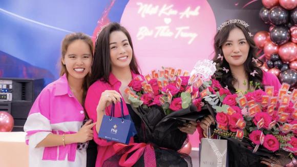 Chồng cũ Nhật Kim Anh xác nhận hẹn hò nàng Hậu nổi tiếng Vbiz, con trai tỏ rõ thái độ với dì ghẻ - Hình 18
