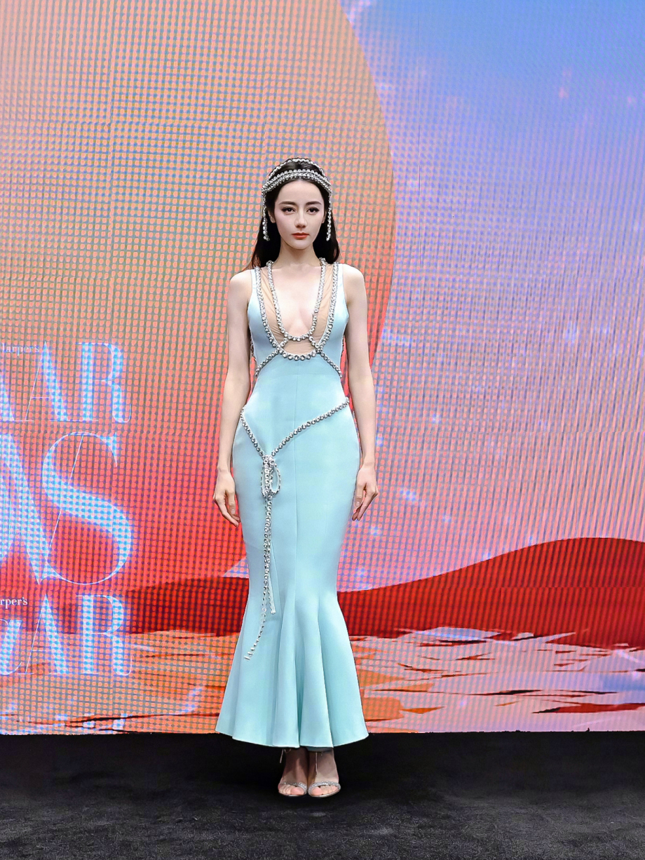 Vương Nhất Bác bị chấn thương nặng vì đóng phim, Địch Lệ Nhiệt Ba, Angelababy đẹp nhưng vô dụng - Hình 7