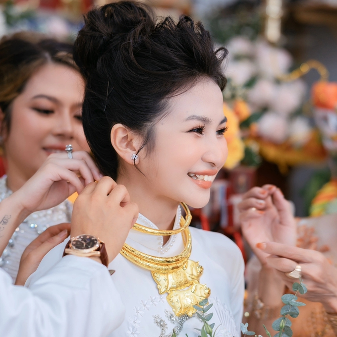 Đám cưới siêu cấp đặc biệt: 2 anh em ruột lấy 2 chị em ruột, quà hồi môn cực khủng - gây choáng! - Hình 4