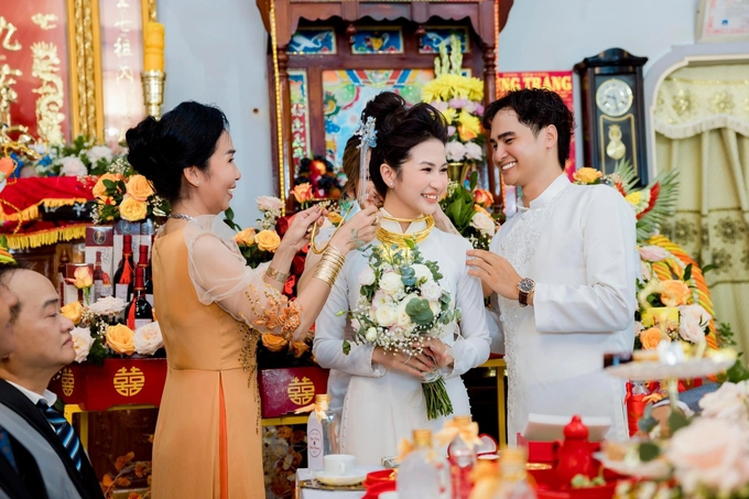 Đám cưới siêu cấp đặc biệt: 2 anh em ruột lấy 2 chị em ruột, quà hồi môn cực khủng - gây choáng! - Hình 1