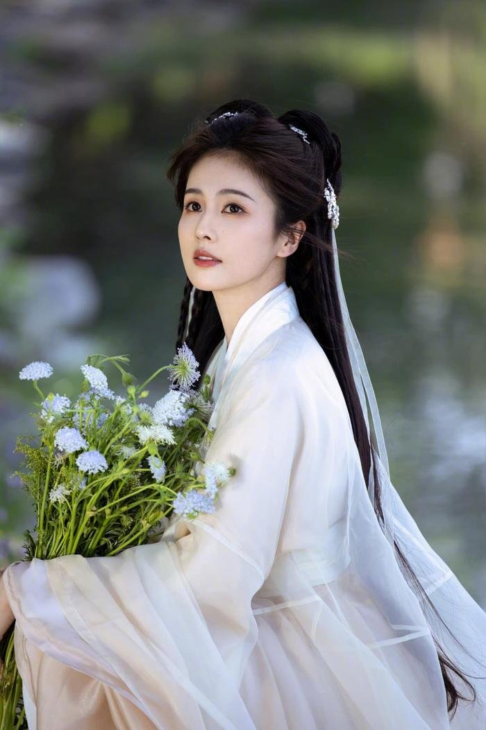 Bạch Lộc công khai hình ảnh thời mới quen Nhậm Gia Luân, fan đặt nghi vấn chia tay Vương Hạc Đệ? - Hình 6