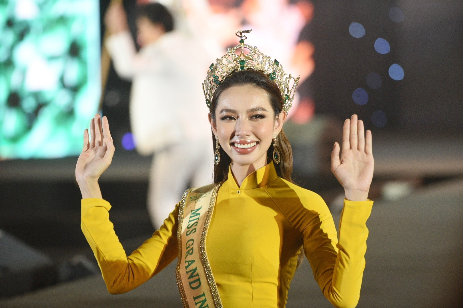 Thùy Tiên phản bác tin đồn làm lố - cố tình lấn át đàn em, sự tình ra sao khiến CĐM ba chấm - Hình 6