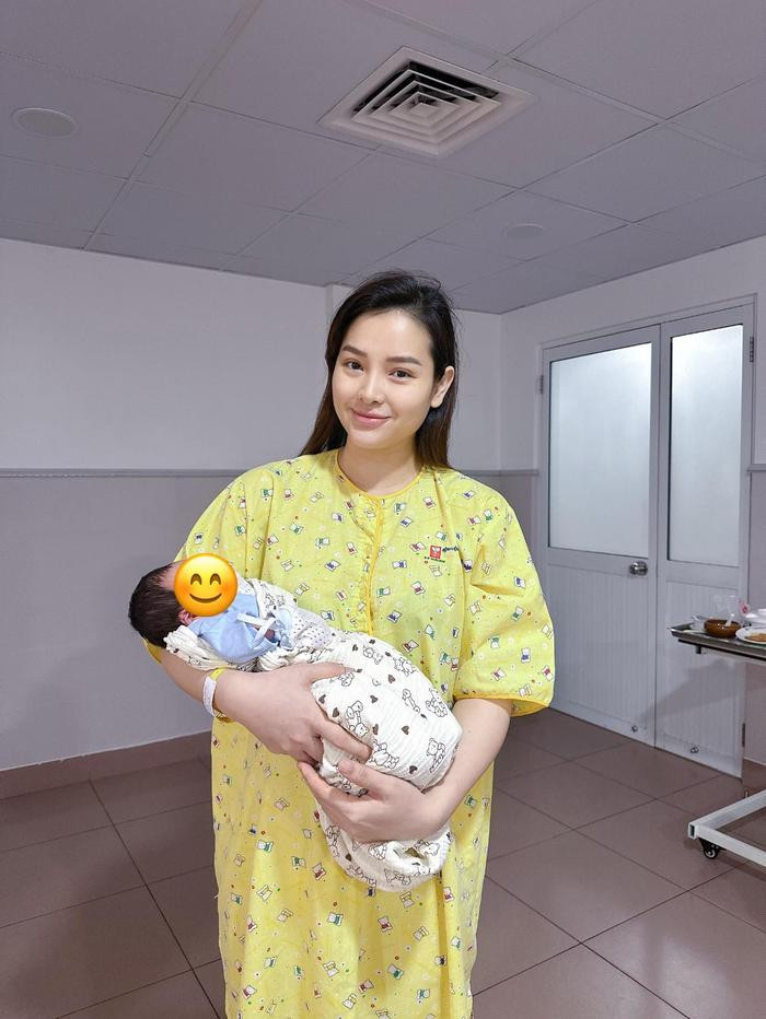 Phương Trinh Jolie tiết lộ sức khỏe bất thường của 2 mẹ con hậu ở cữ , CĐM lo sốt vó - Hình 3