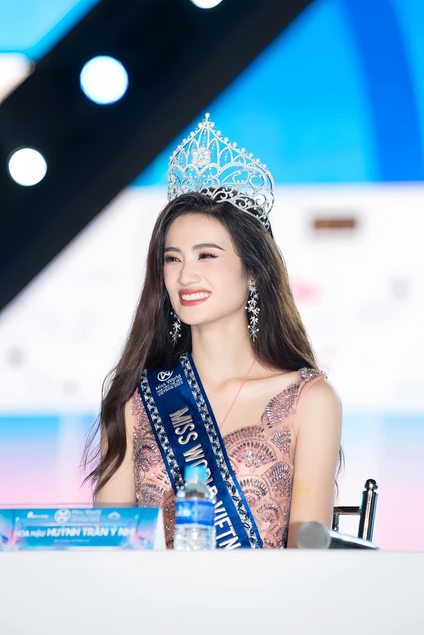 Ý Nhi thêm phát ngôn sốc, tự xếp ngang hàng với Hàn Mặc Tử và vua Quang Trung, lòi lỗ hổng kiến thức - Hình 3