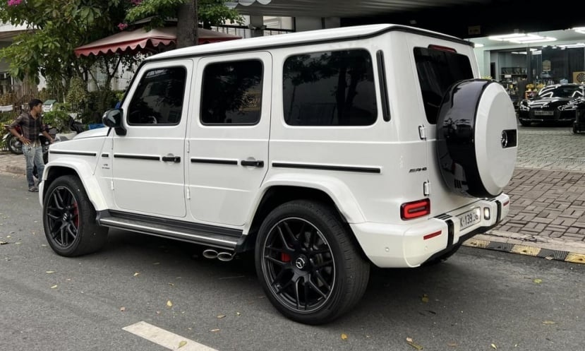 Chủ mới chiếc Mercedes-AMG G63 sóng gió của Hiền Hồ, tưởng ai xa lạ hóa ra là idol giới bán xe - Hình 7