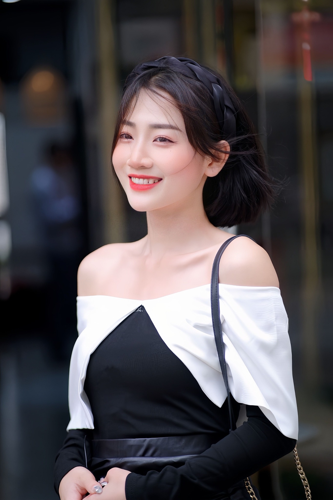 Tiktoker triệu follow Lan Anh SVM bị tác động vật lý vì giật chồng, đi khách sạn với chủ tịch - Hình 4