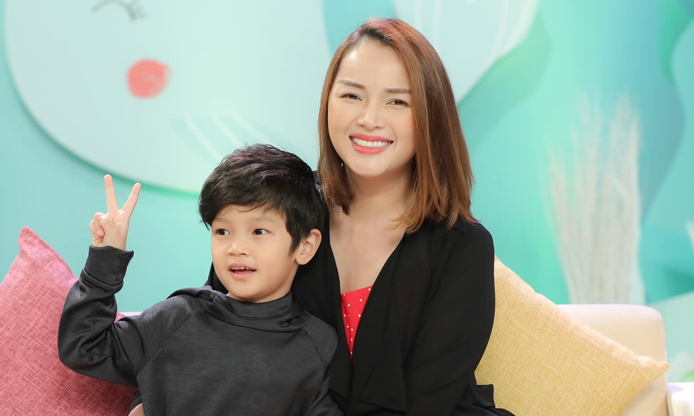 Á hậu Việt làm mẹ đơn thân: phải đi bán khô để nuôi 5 con nhỏ, từng bị CĐM miệt thị vì hết thời - Hình 4