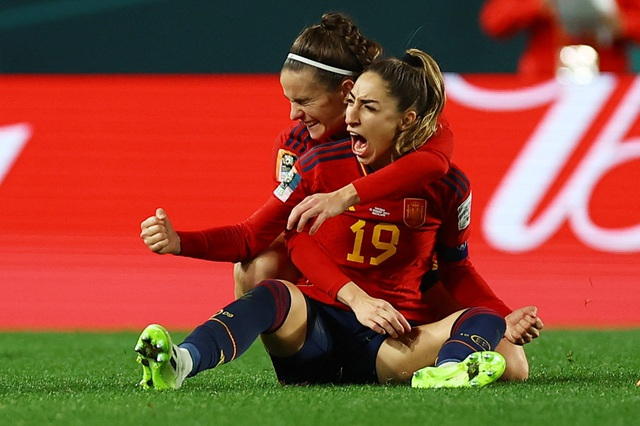 Chủ tịch RFEF gây phẫn nộ vì cưỡng hôn nhà vô địch World Cup nữ 2023 ngay trên bục vinh quang - Hình 2