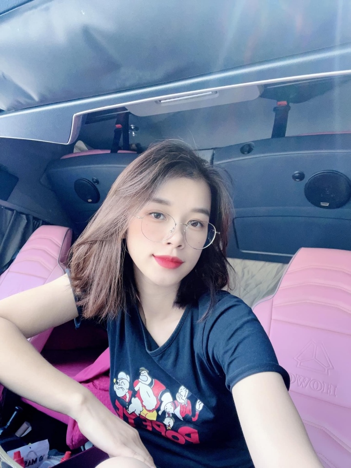 Mỹ nhân 24 tuổi lái xe tải nặng gấp nghìn lần trọng lượng cơ thể, tài giỏi cỡ nào mà ai cũng khen? - Hình 1