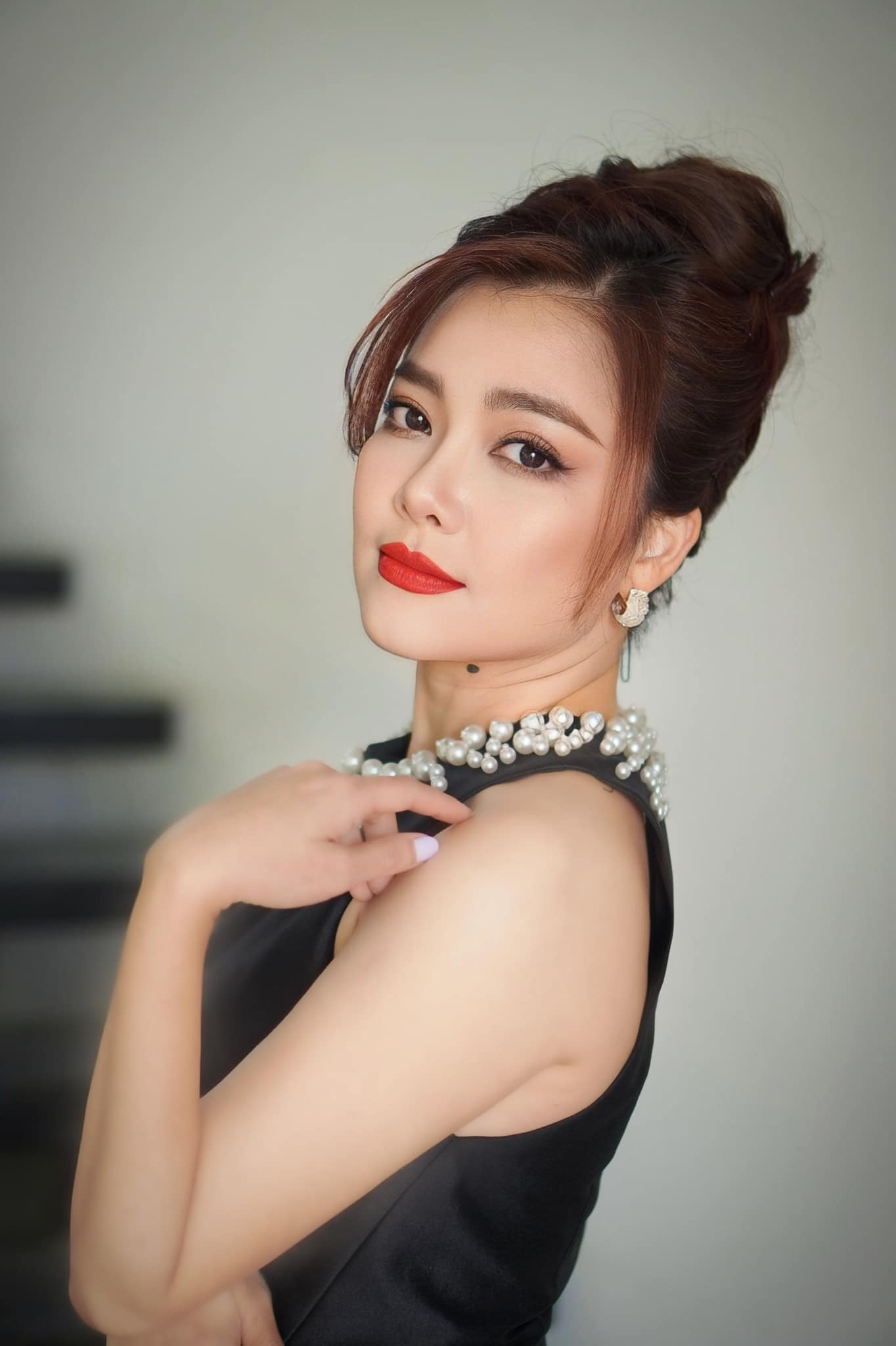 Thanh Ngọc khẳng định làm diễn viên khổ hơn ca sĩ, chạnh lòng vì DV Việt không sướng như nước ngoài - Hình 6