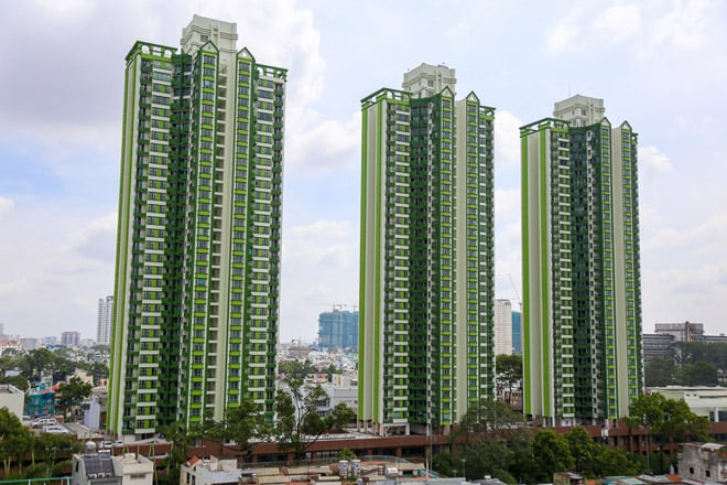 Cao ốc 3 cây nhang giữa lòng Sài Gòn: Bỏ hoang 30 năm không ai dám ở và tin đồn ma ám cực đáng sợ - Hình 1