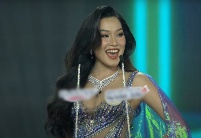 Miss Grand VN bị chê tan nát: Nhạc thua đám cưới, sân khấu sến rện, thí sinh lộ phần nhạy cảm - Hình 2