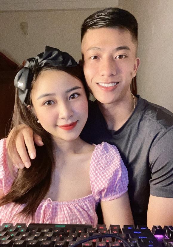 Sướng như vợ hot girl của tiền vệ Phan Văn Đức, nghe kể chuyện làm dâu mà ai cũng muốn lấy chồng - Hình 1