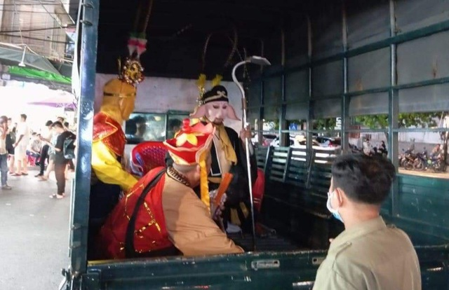 Thầy trò Đường Tăng ở chợ đêm Phú Quốc gặp kiếp nạn thứ 82, chưa thỉnh được kinh đã bị bế đi - Hình 1