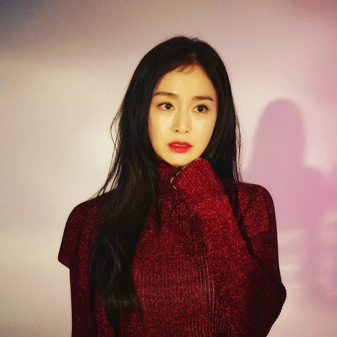 Kim Tae Hee có động thái khó hiểu ngay lúc ông xã Bi Rain phải hứng chịu biển đen trong sự nghiệp - Hình 1