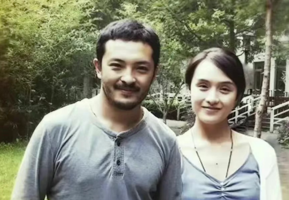Phú Đại Long: Ảnh đế nghèo nhất, không có tiền mua nhà, mẹ và vợ phải chu cấp, suy sụp hậu ly hôn - Hình 8