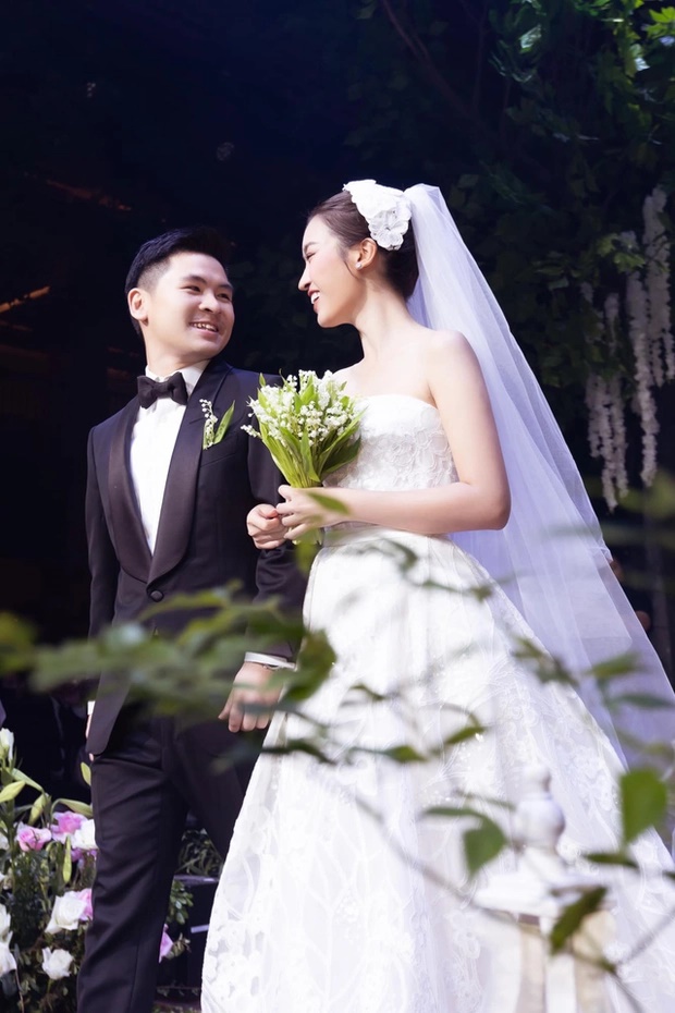 Đỗ Mỹ Linh xác nhận mang thai, xả loạt ảnh bầu đẹp mê mệt, nhan sắc mẹ bỉm cuốn hút nhất nhì Vbiz - Hình 9
