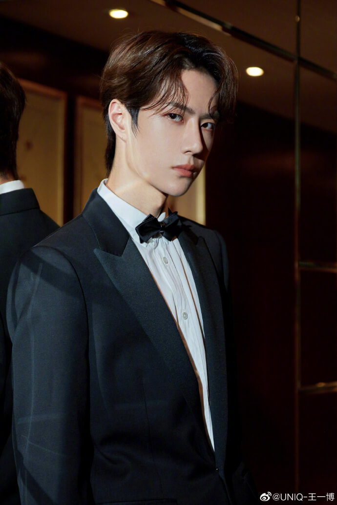 Vương Nhất Bác tỏ thái độ khi Dương Mịch làm điều này trước mặt, biết sự thật fan cười nghiêng ngả - Hình 4