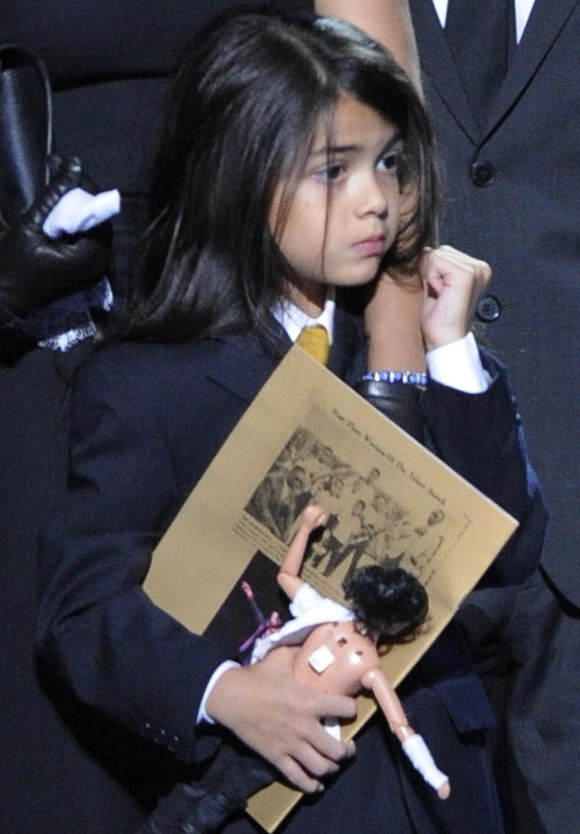 Blanket Jackson: Con trai út vô hình của Michael Jackson, sống cô độc, phải đổi tên vì bị bắt nạt - Hình 5