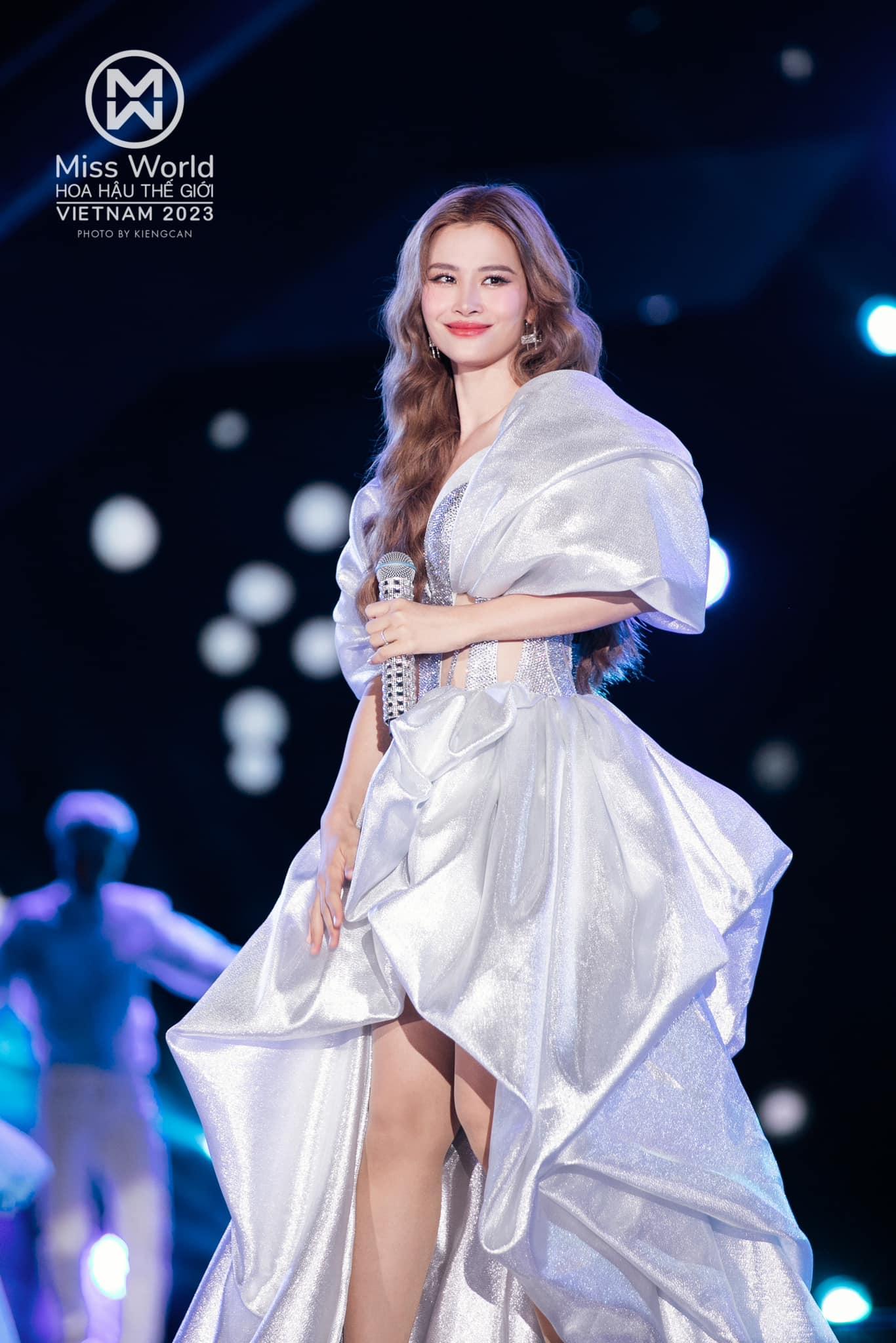 Đông Nhi ra MV flop dập mặt, view lẹt đẹt dù chỉ dài 3 phút, CĐM chê bai, so sánh The New Mentor - Hình 6