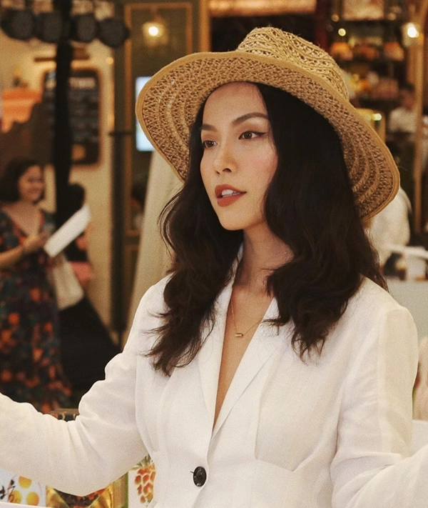Mỹ nhân yêu cơ trưởng trẻ nhất Việt Nam hé lộ cách xưng hô độc lạ của bạn trai - Hình 7