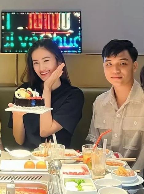 Bố giám đốc của Ý Nhi tuyên bố sốc chuyện tình cảm của con gái, nhận xét 1 câu về con rể tương lai - Hình 5