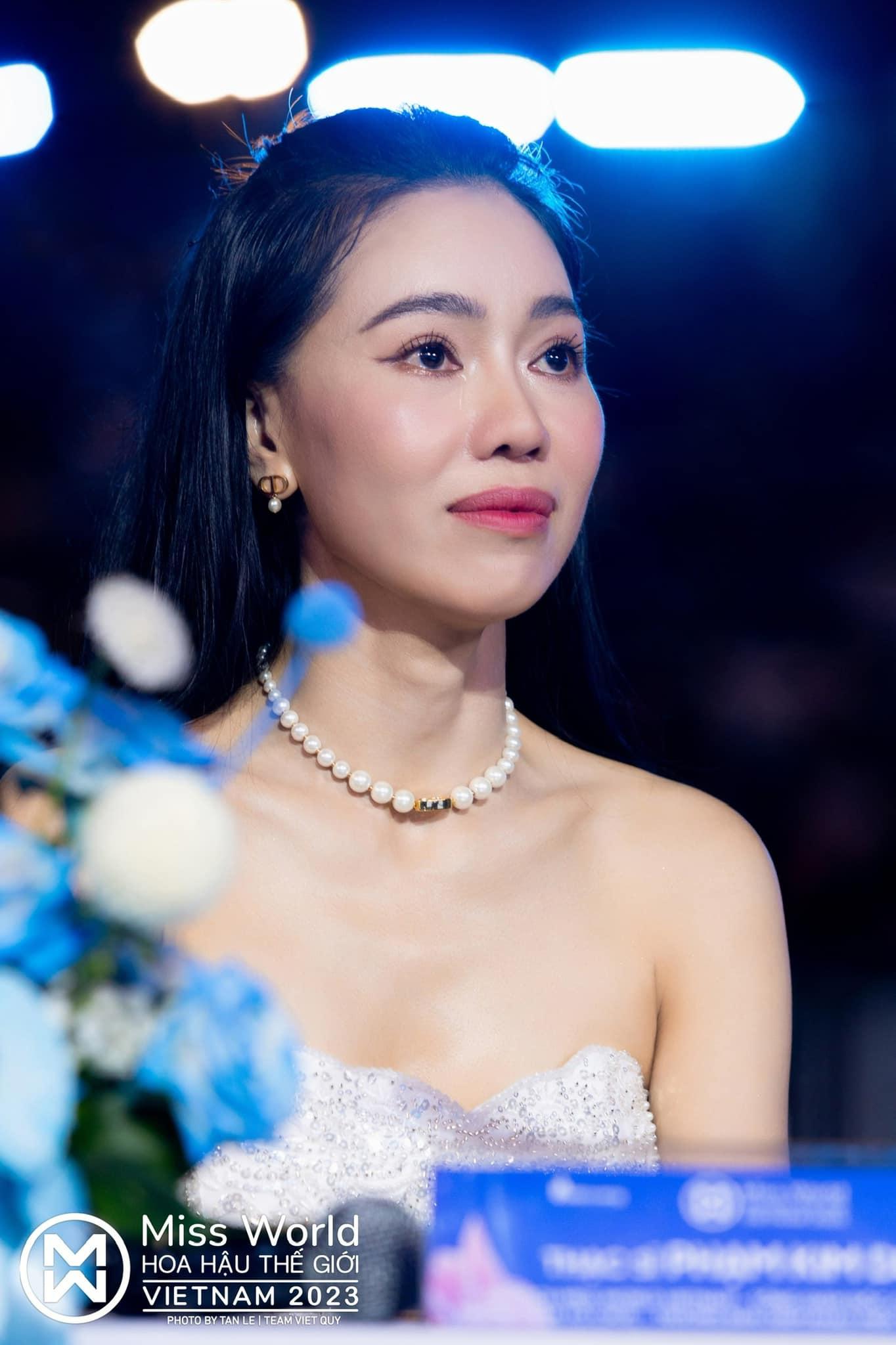 CEO chủ quản Ý Nhi lộ khoảnh khắc sợ tái mặt trên thảm đỏ sau loạt drama, ngăn MC gọi là dì Dung - Hình 5