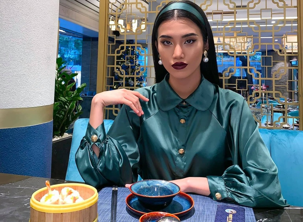 Hotgirl Cổ Ngân bật khóc rời khỏi Mỹ, chính thức lên tiếng việc chia tay bạn trai tỷ phú Mỹ U80 - Hình 2