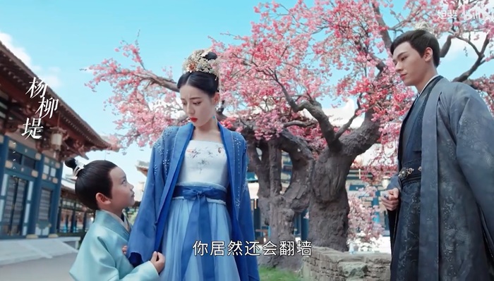 Địch Lệ Nhiệt Ba để lộ con trai giấu kín, dung mạo lẫn tính cách giống hệt mẹ minh tinh - Hình 2