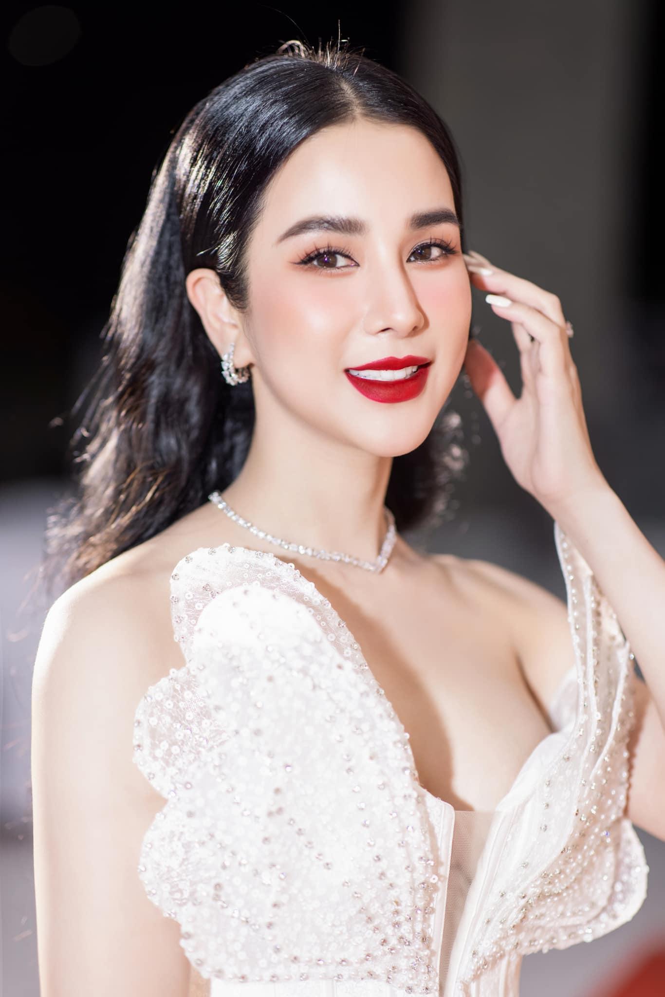 Diệp Lâm Anh lộ thu nhập khủng từ việc livestream, cát-xê cao choáng váng, hơn gấp 10 lần đi show - Hình 9
