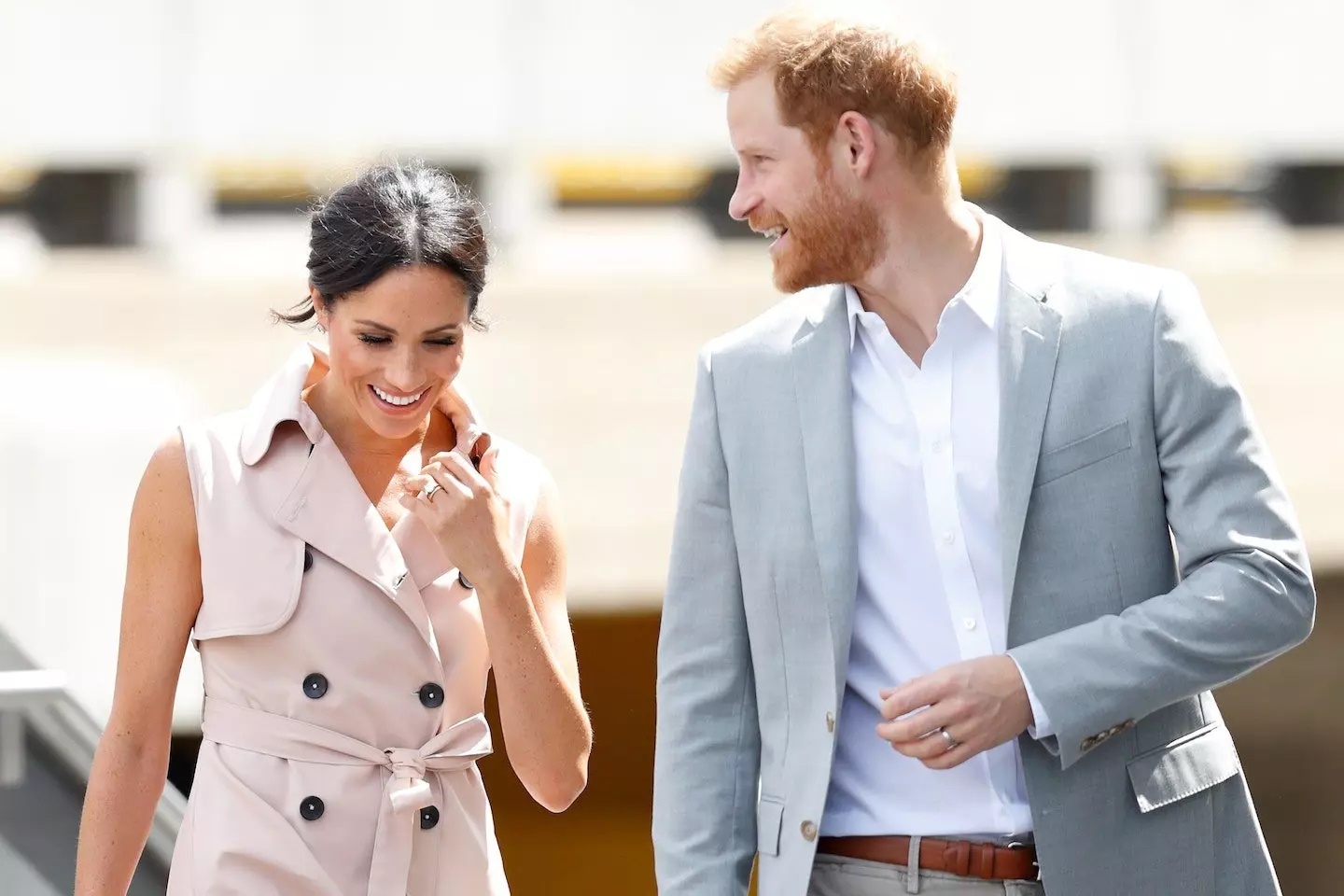 Vợ chồng David Beckham cạch mặt Harry - Meghan, người trong cuộc tuyên bố điều cực phũ - Hình 3