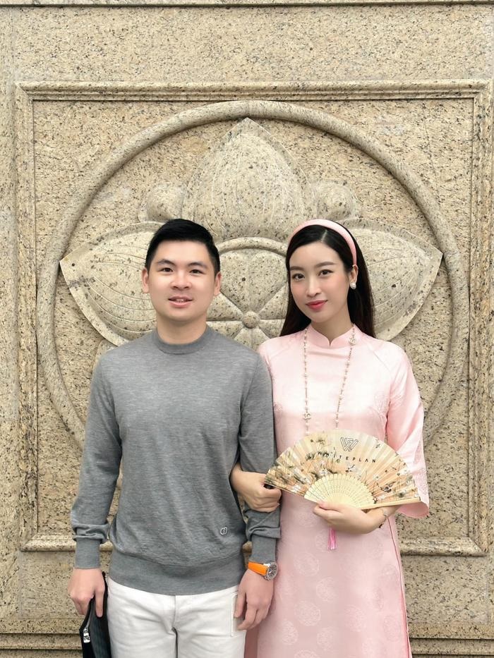 Đỗ Mỹ Linh giấu con đầu lòng kín như bưng, anh chồng lại sơ hở để lộ hình ảnh liên quan nhóc tỳ - Hình 5