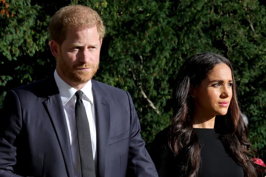 Meghan Markle: Nàng dâu nổi loạn của Hoàng gia Anh, phá nát danh tiếng vương thất vì bị kỳ thị - Hình 6