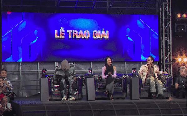 Karik kì lạ ở Rap Việt, mặt cúi gầm, không lên sân khấu, đại diện: Tiếc vì 2 mùa Chung kết sức khỏe không tốt! - Hình 1